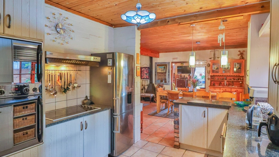 5 Bedroom Property for Sale in Sandbaai Western Cape